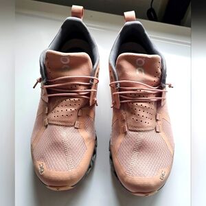 Women's On Cloud 5 Waterproof Rose Colored Sneakers; Sz 8
